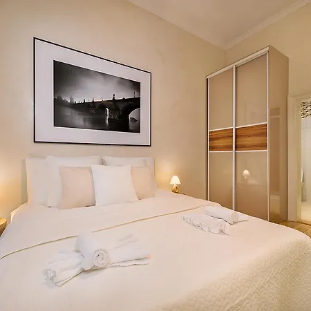Prague Days - Luxurious Apartments Lesser Town Exterior photo